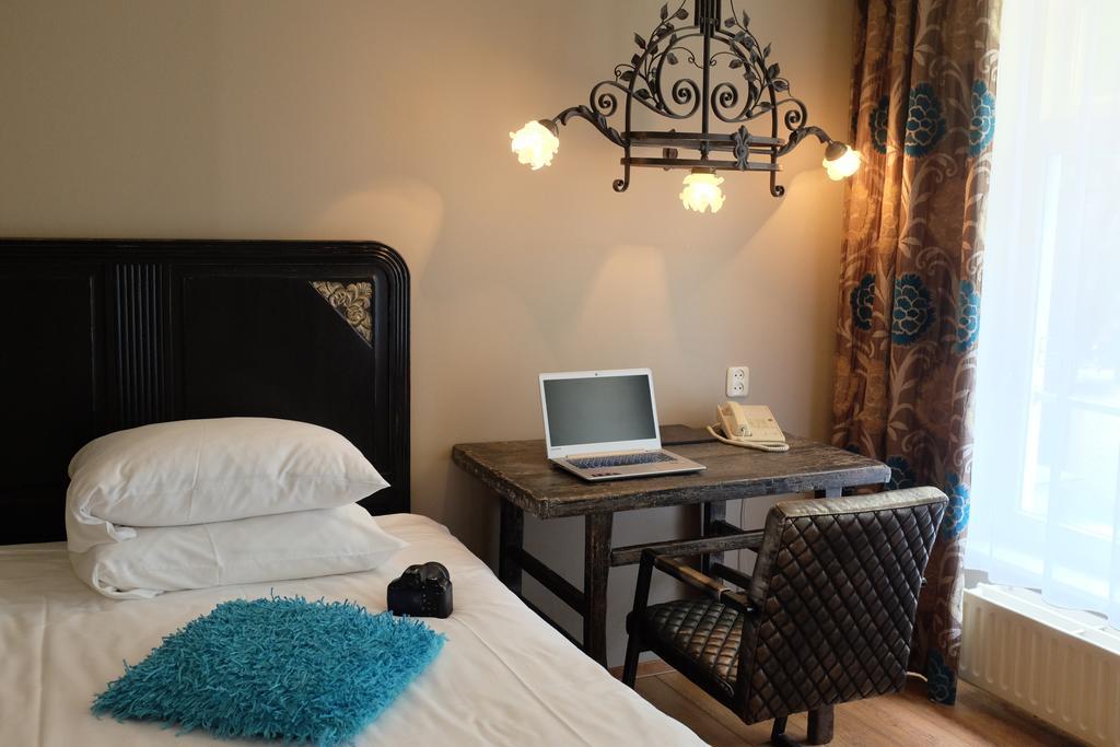 Augusta Hotel IJmuiden Quarto foto